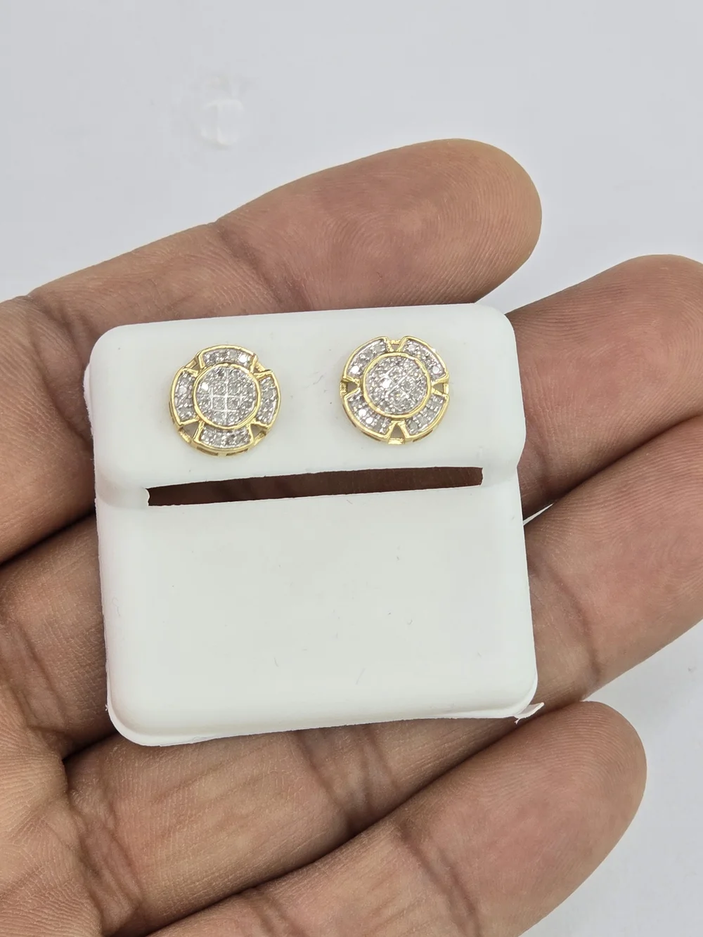 Real Diamond 10kt Gold Stud Earring For Men